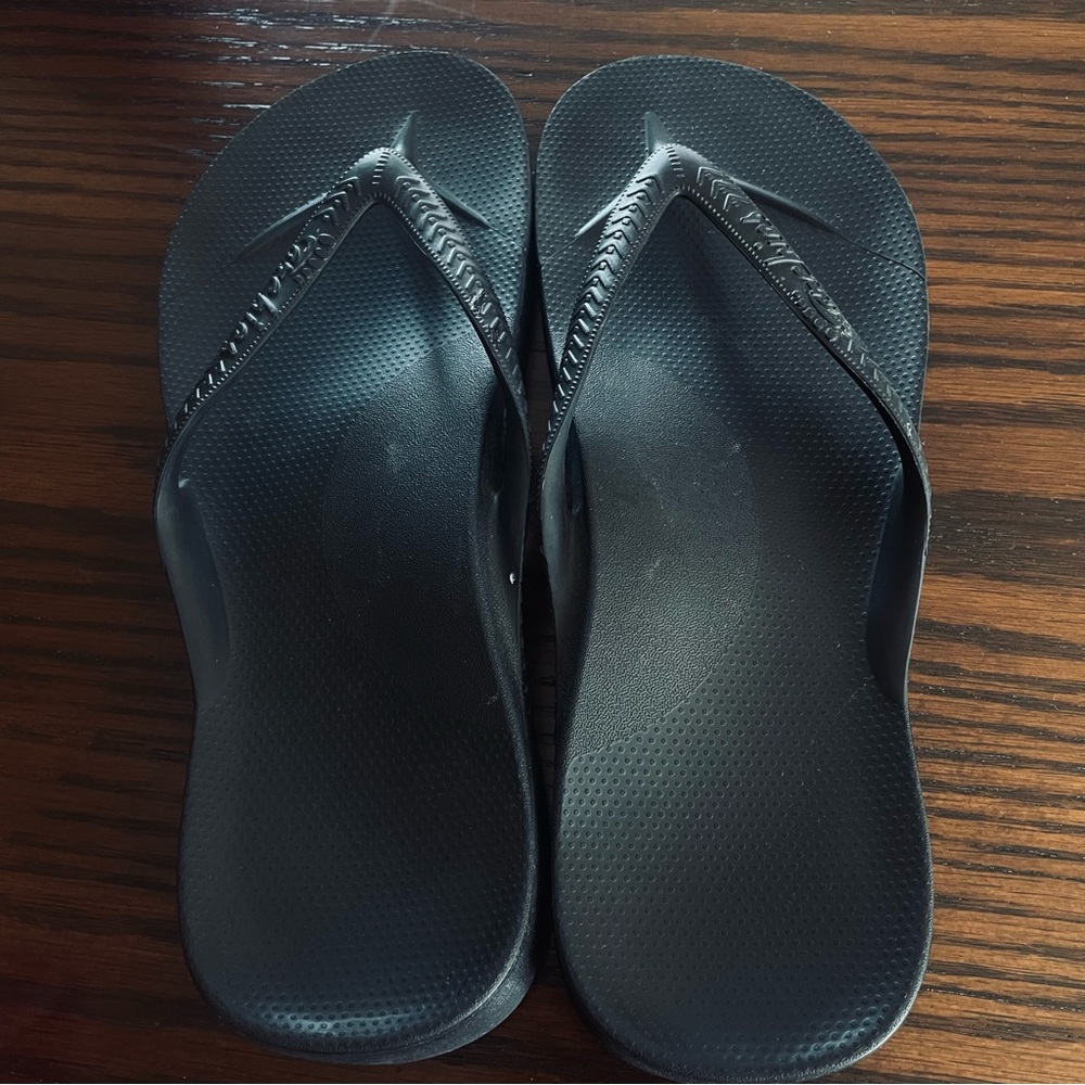 Archie’s Arch Support Black Flip Flop Sandals - Picture 3 of 7